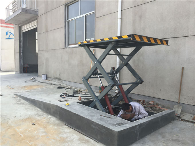 成都液壓升降機(jī)