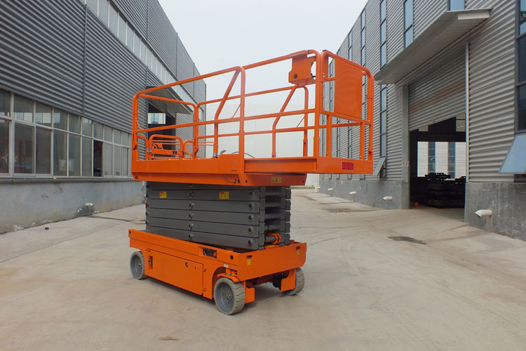 成都移動(dòng)剪叉升降機(jī)適合室內(nèi)外高空安裝改造作業(yè)使用